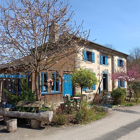 Ille Flottante, Maison Eclusiere Et Hebergements Insolites Sur Le Canal Hédé Buitenkant foto