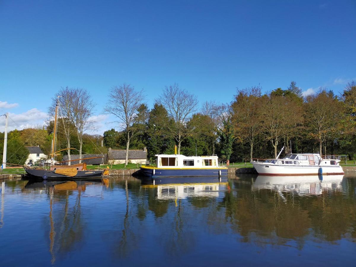Ille Flottante, Maison Eclusiere Et Hebergements Insolites Sur Le Canal Hédé Buitenkant foto