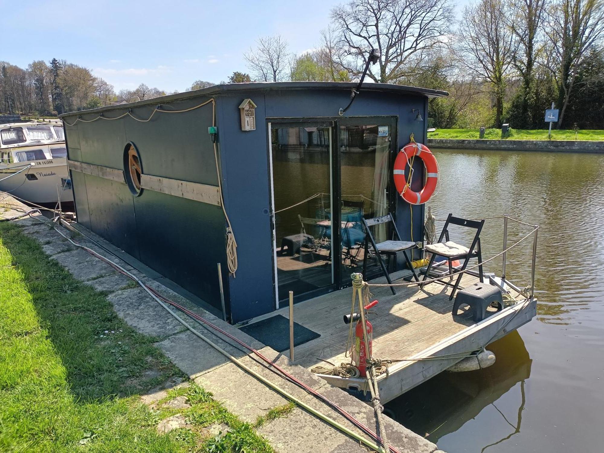 Ille Flottante, Maison Eclusiere Et Hebergements Insolites Sur Le Canal Hédé Buitenkant foto