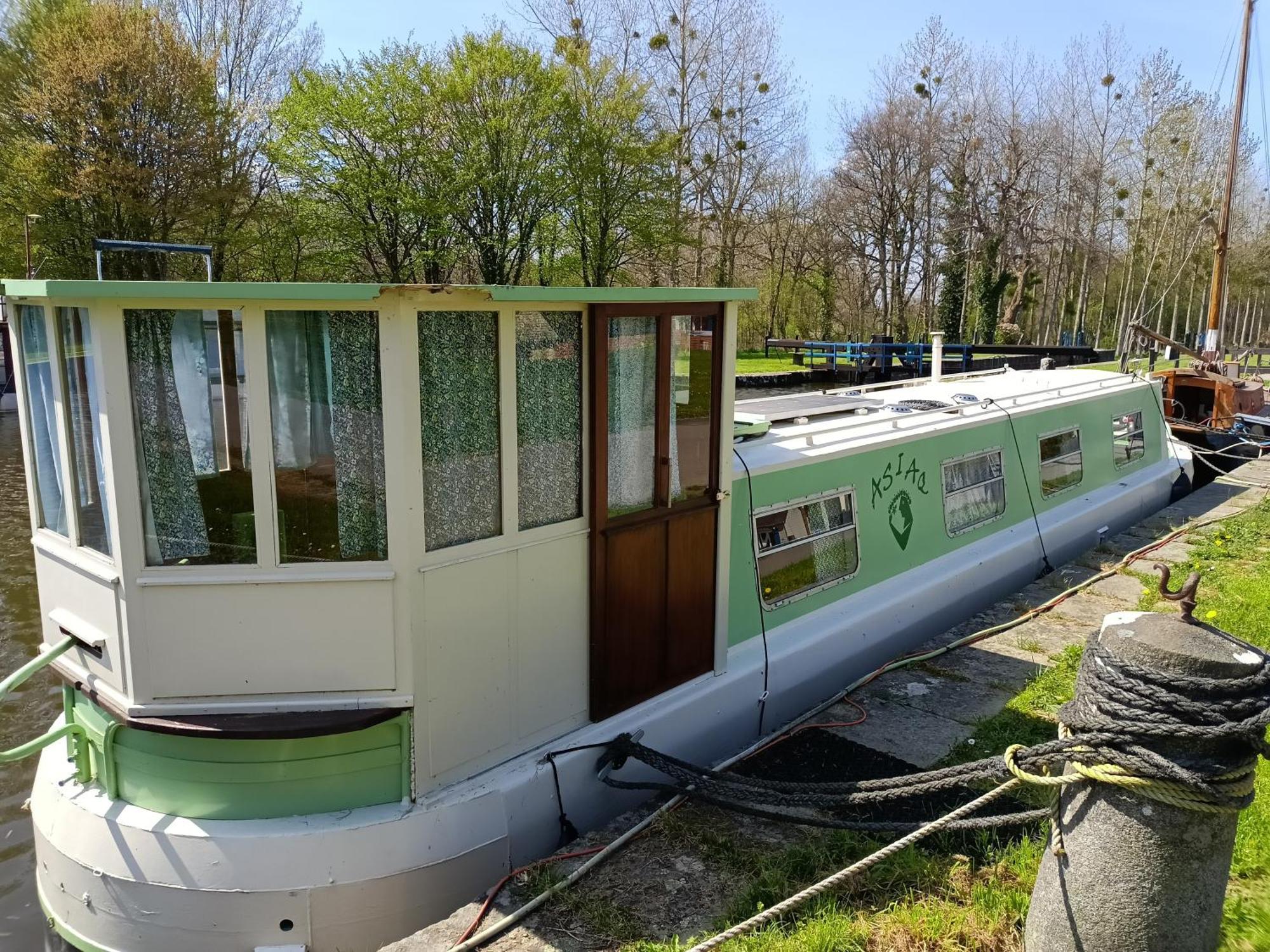 Ille Flottante, Maison Eclusiere Et Hebergements Insolites Sur Le Canal Hédé Buitenkant foto